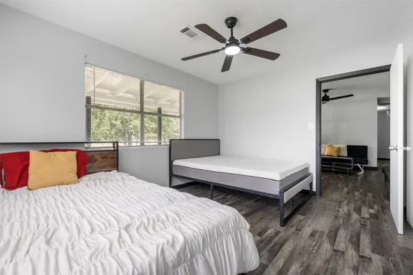 $1,800 | 541 Trails End Drive, Cleveland, TX 77328