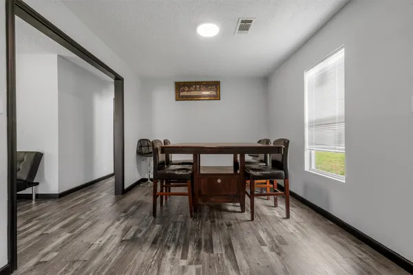 $1,800 | 541 Trails End Drive, Cleveland, TX 77328