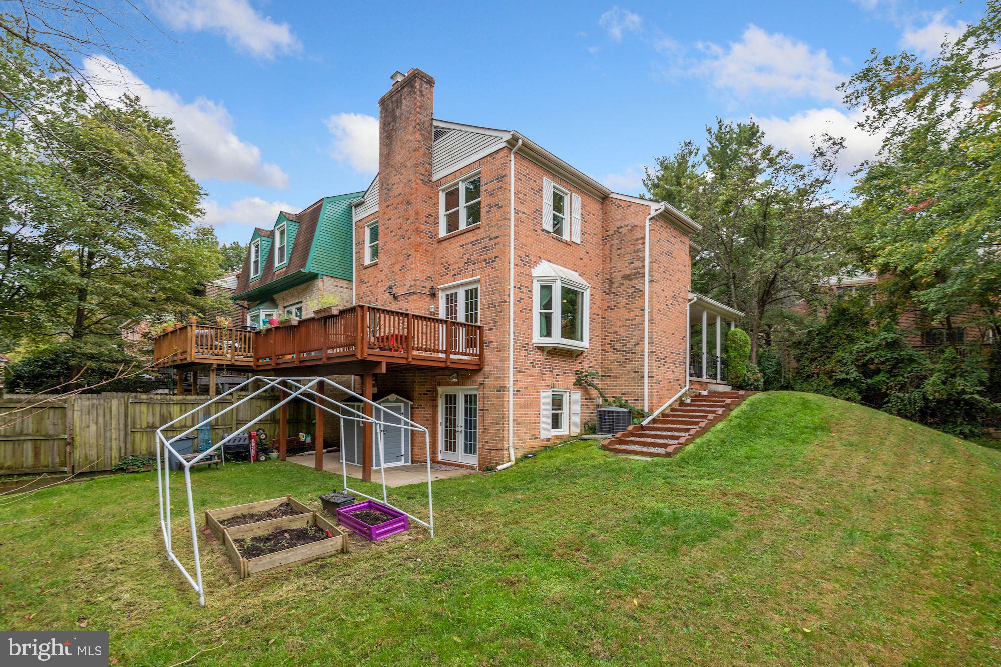 7631 Heatherton Lane Potomac, MD 20854 - Photo 14 of 16