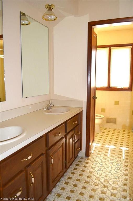 30098 Richmond Road Farmington Hills, MI 48334 - Photo 30 of 61