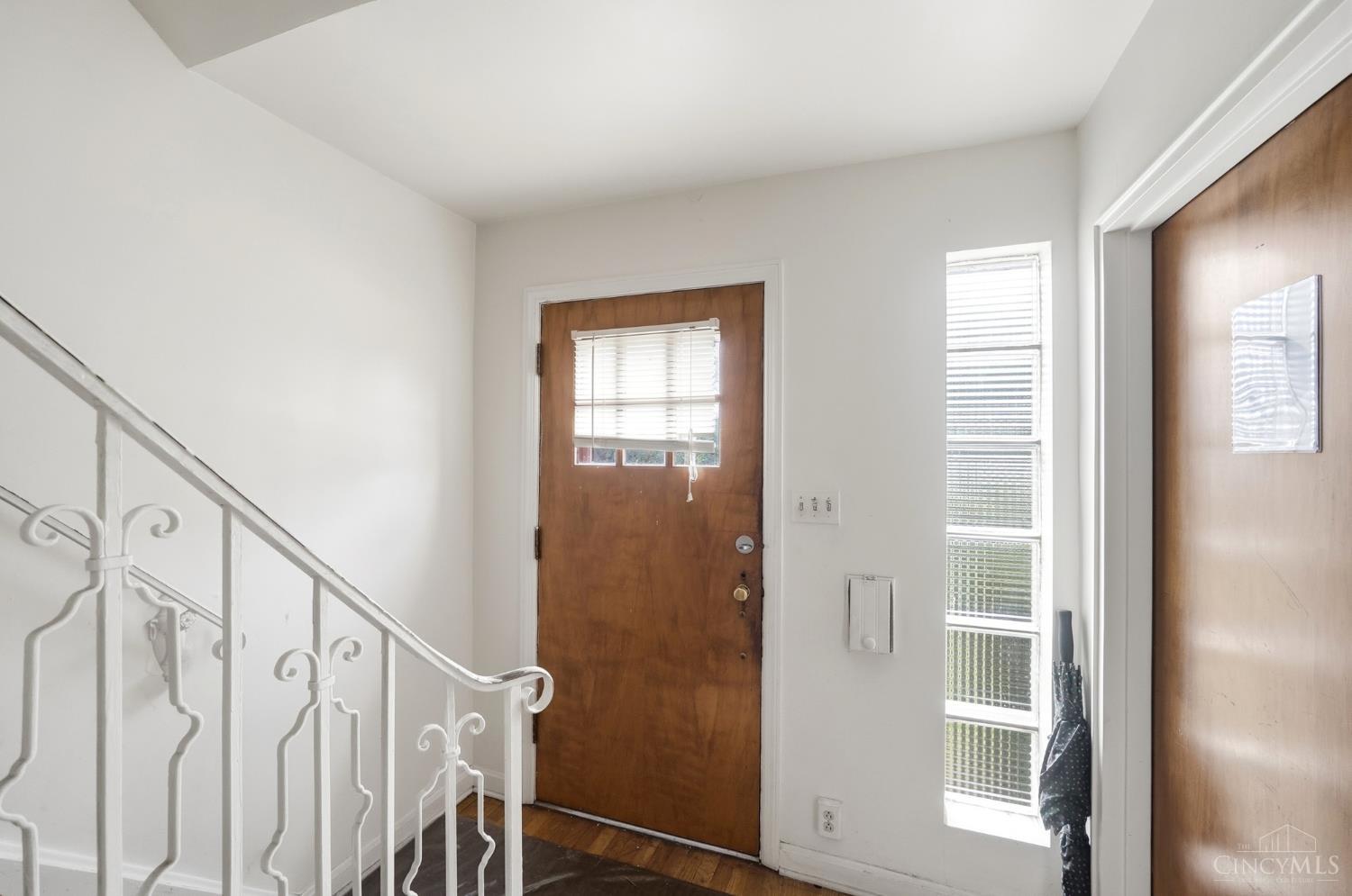 6211 Paddock Road Cincinnati, OH 45216 - Photo 8 of 80