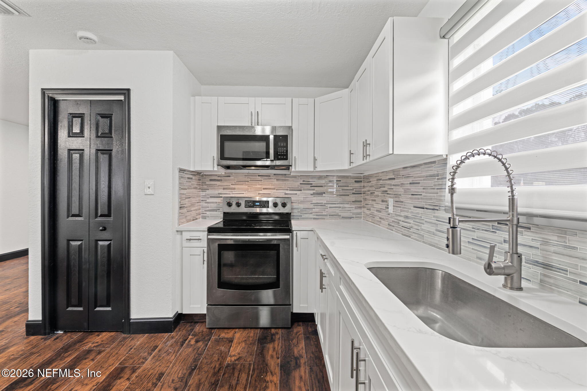 7032 Deauville Road Jacksonville, FL 32205 - Photo 11 of 43 kitchen