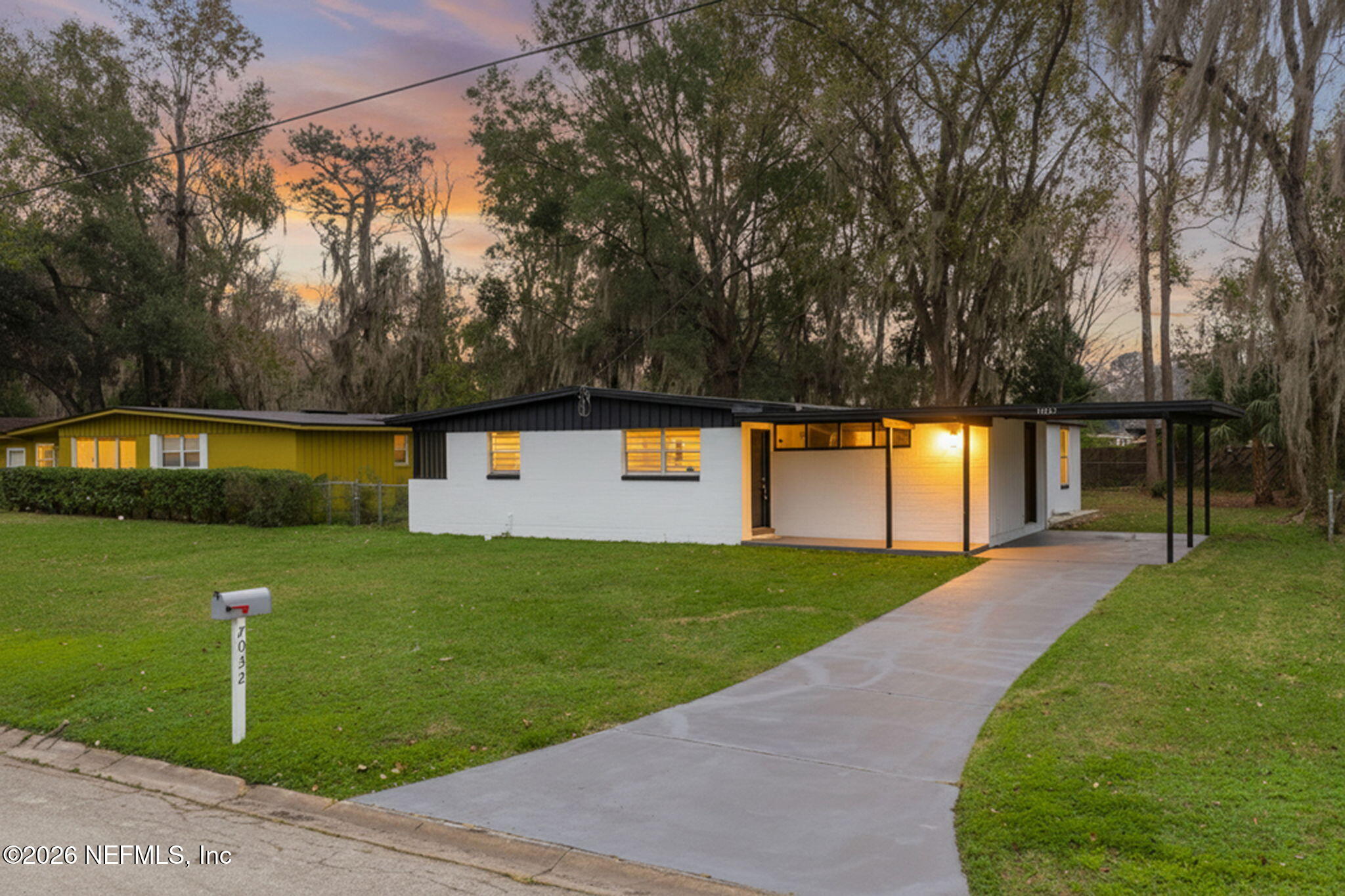 7032 Deauville Road Jacksonville, FL 32205 - Photo 3 of 43 exterior night