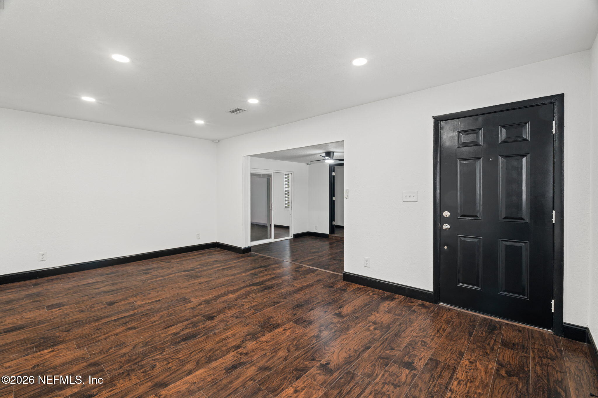 7032 Deauville Road Jacksonville, FL 32205 - Photo 6 of 43 living area