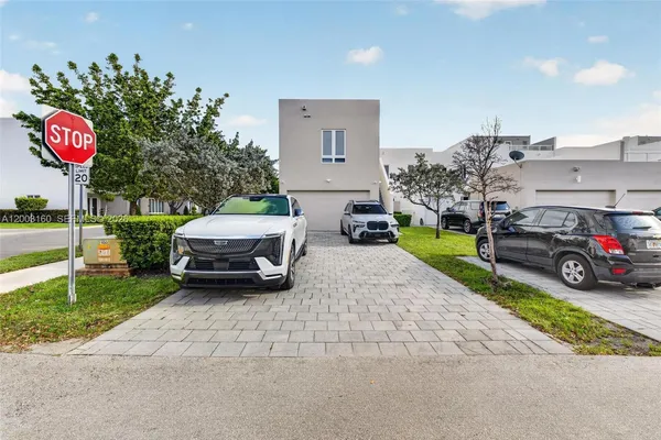 $5,500 | 10363 Northwest 63rd Terrace, Doral, FL 33178
