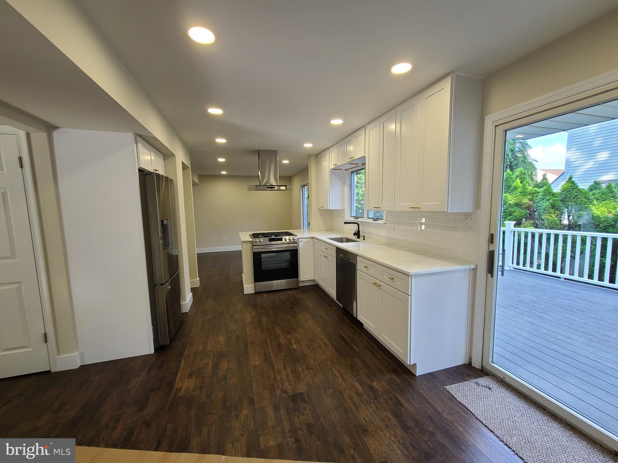 13013 Proctor Road Philadelphia, PA 19116 - Photo 3 of 25