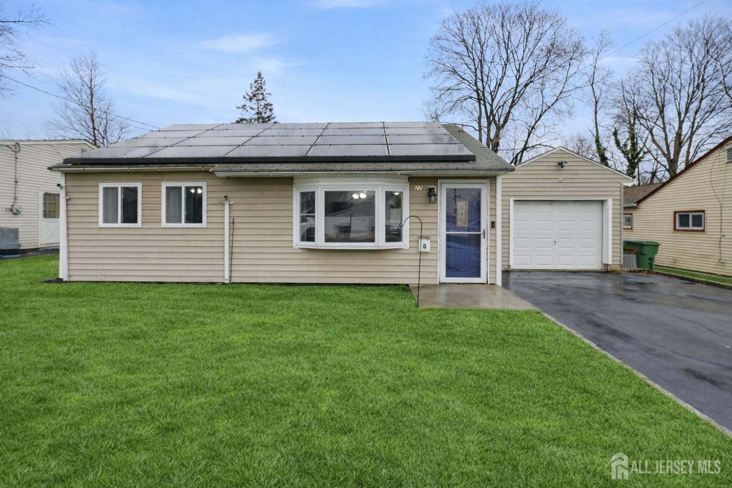 27 Glenville Road Edison, NJ 08817 - Photo 1 of 16