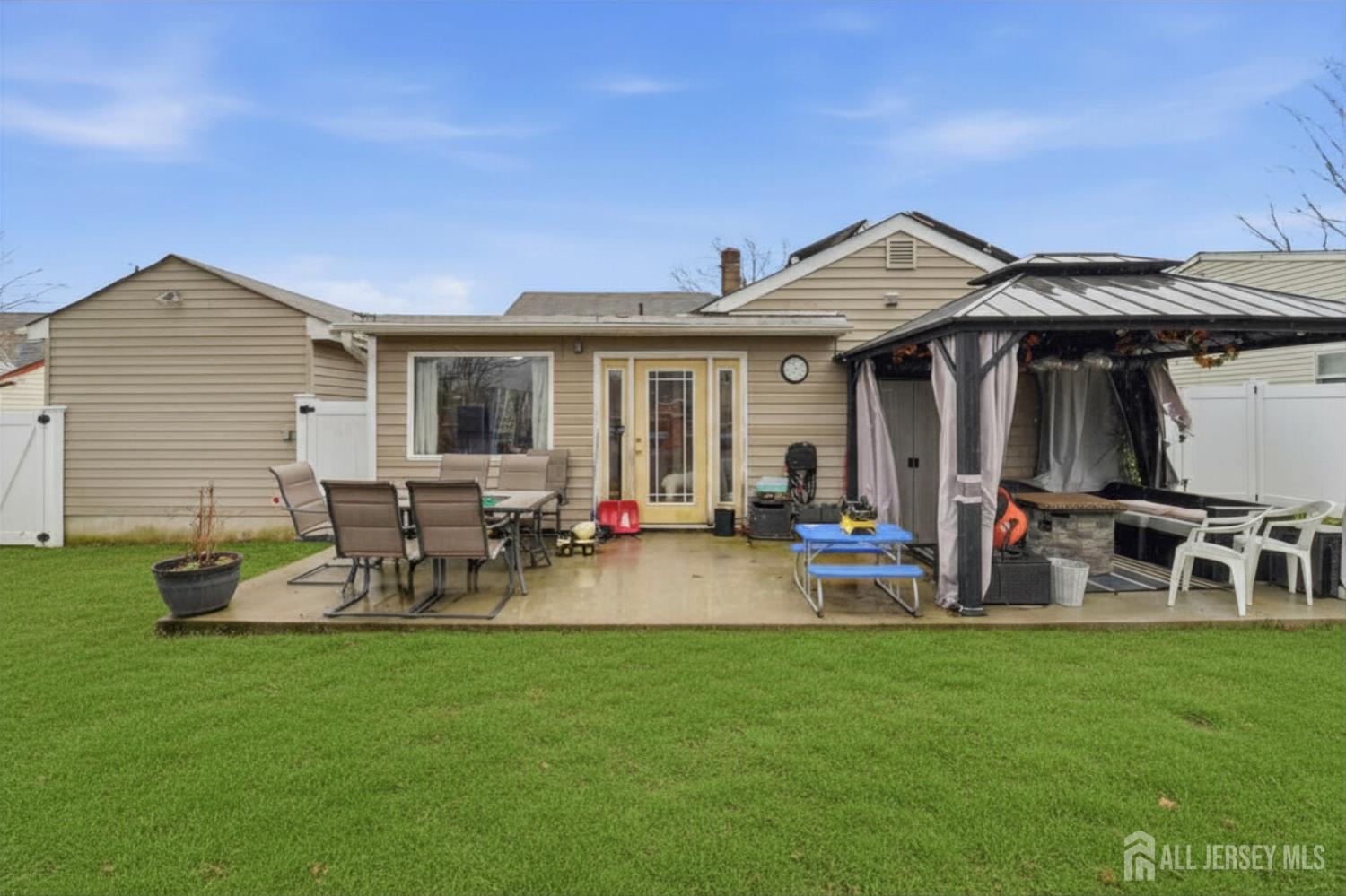 27 Glenville Road Edison, NJ 08817 - Photo 14 of 16