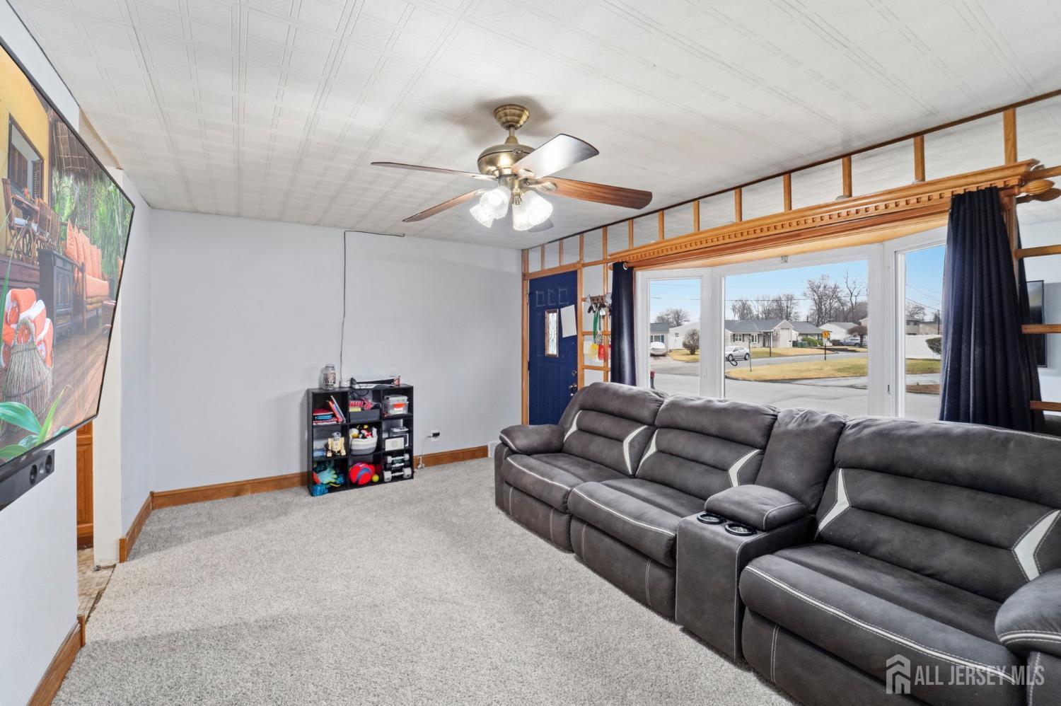 27 Glenville Road Edison, NJ 08817 - Photo 2 of 16