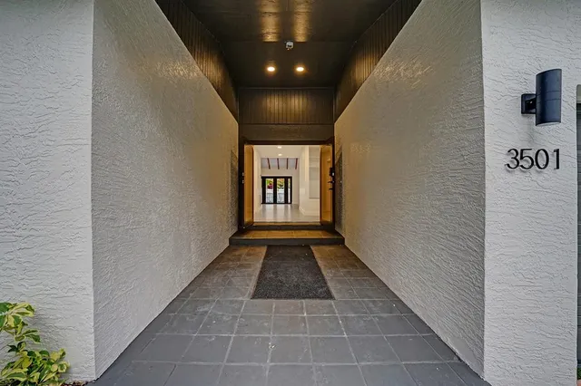 $6,995 | 3501 North Park Road, Hollywood, FL 33021