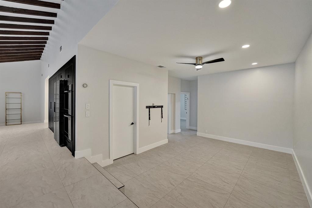3501 North Park Road Hollywood, FL 33021 - Photo 20 of 55 a view of a livingroom with a ceiling fan