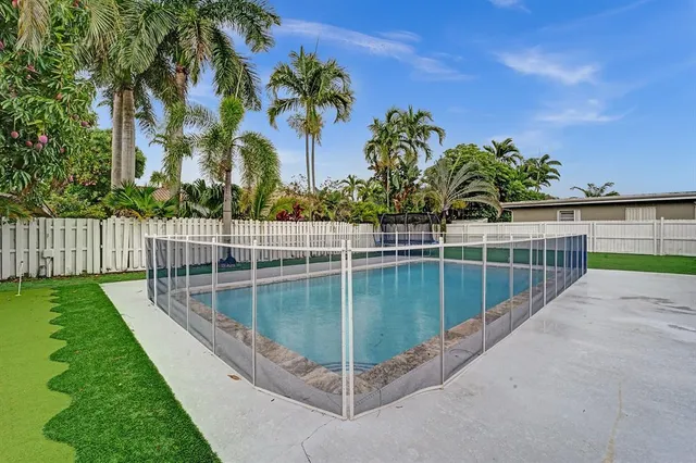 $6,995 | 3501 North Park Road, Hollywood, FL 33021