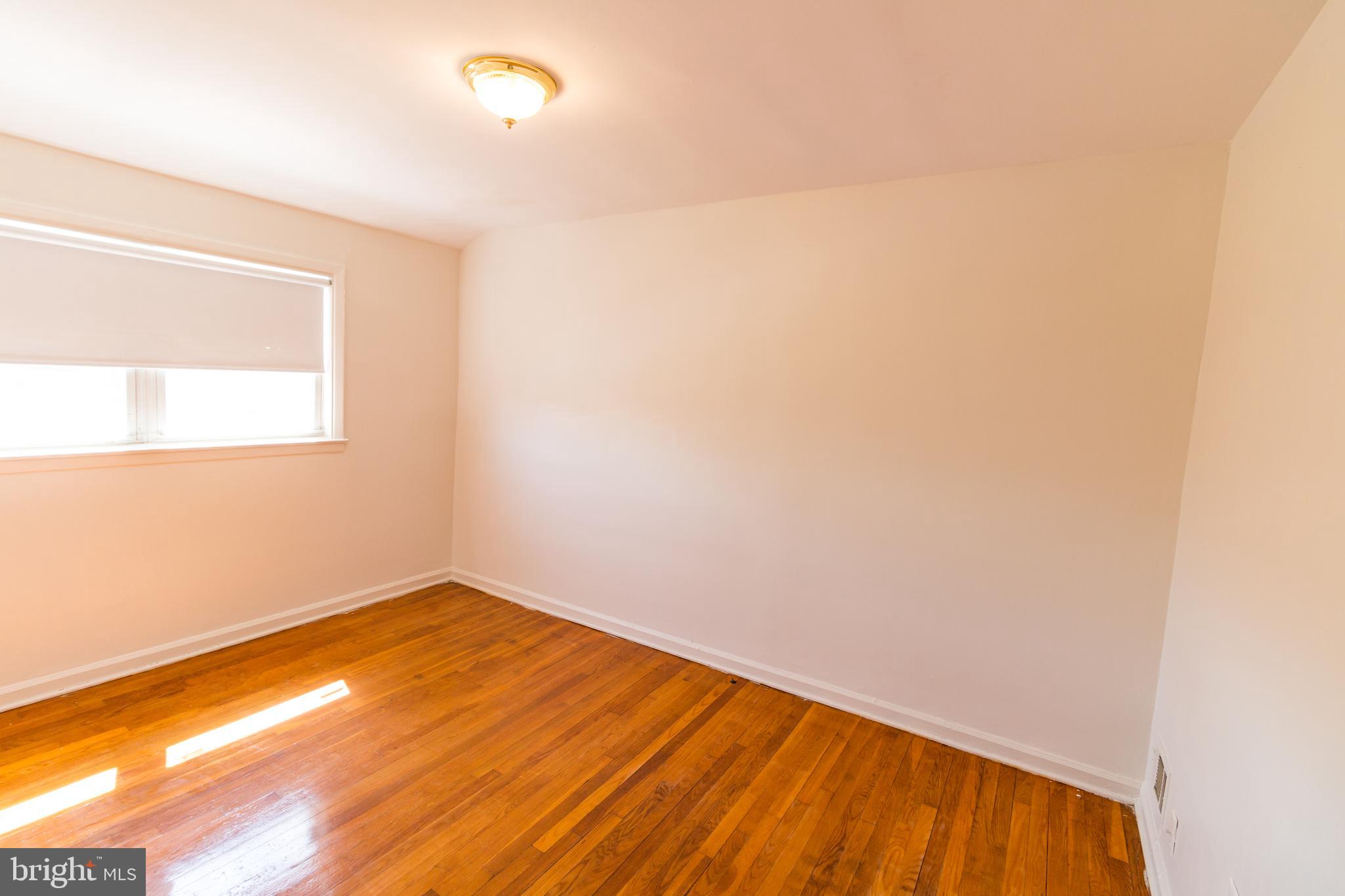 136 Bladen Road Baltimore, MD 21221 - Photo 13 of 23 Gallery Image 13