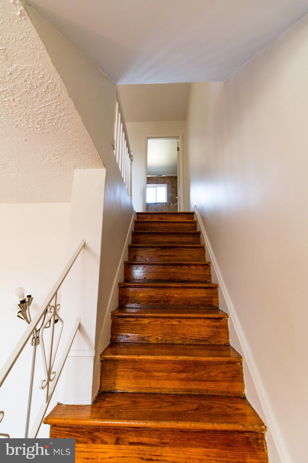 136 Bladen Road Baltimore, MD 21221 - Photo 6 of 23 Gallery Image 6