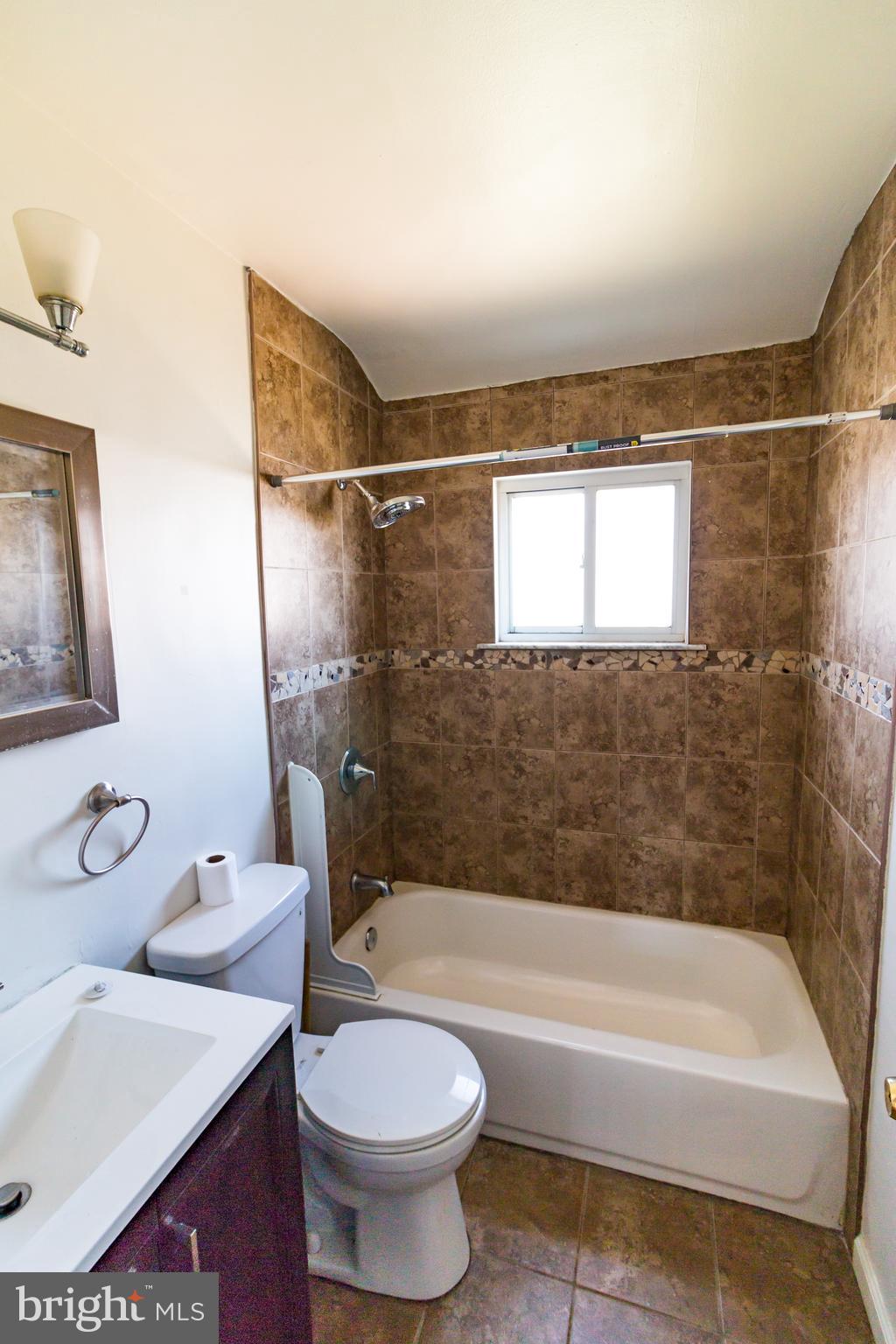 136 Bladen Road Baltimore, MD 21221 - Photo 8 of 23 Gallery Image 8