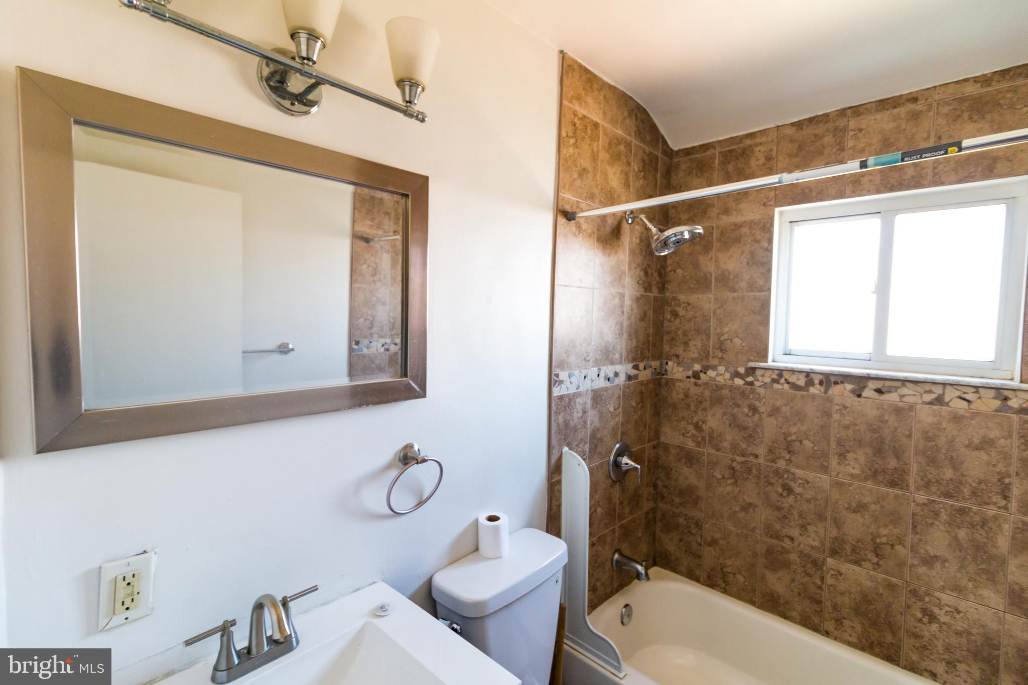 136 Bladen Road Baltimore, MD 21221 - Photo 9 of 23 Gallery Image 9