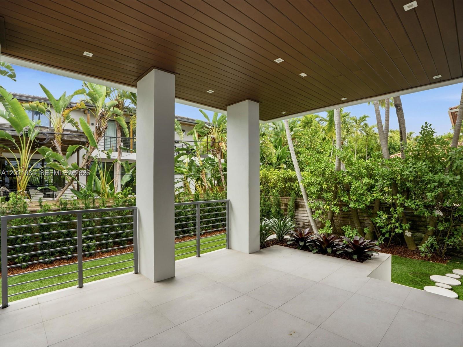 125 Hampton Lane Key Biscayne, FL 33149 - Photo 16 of 81