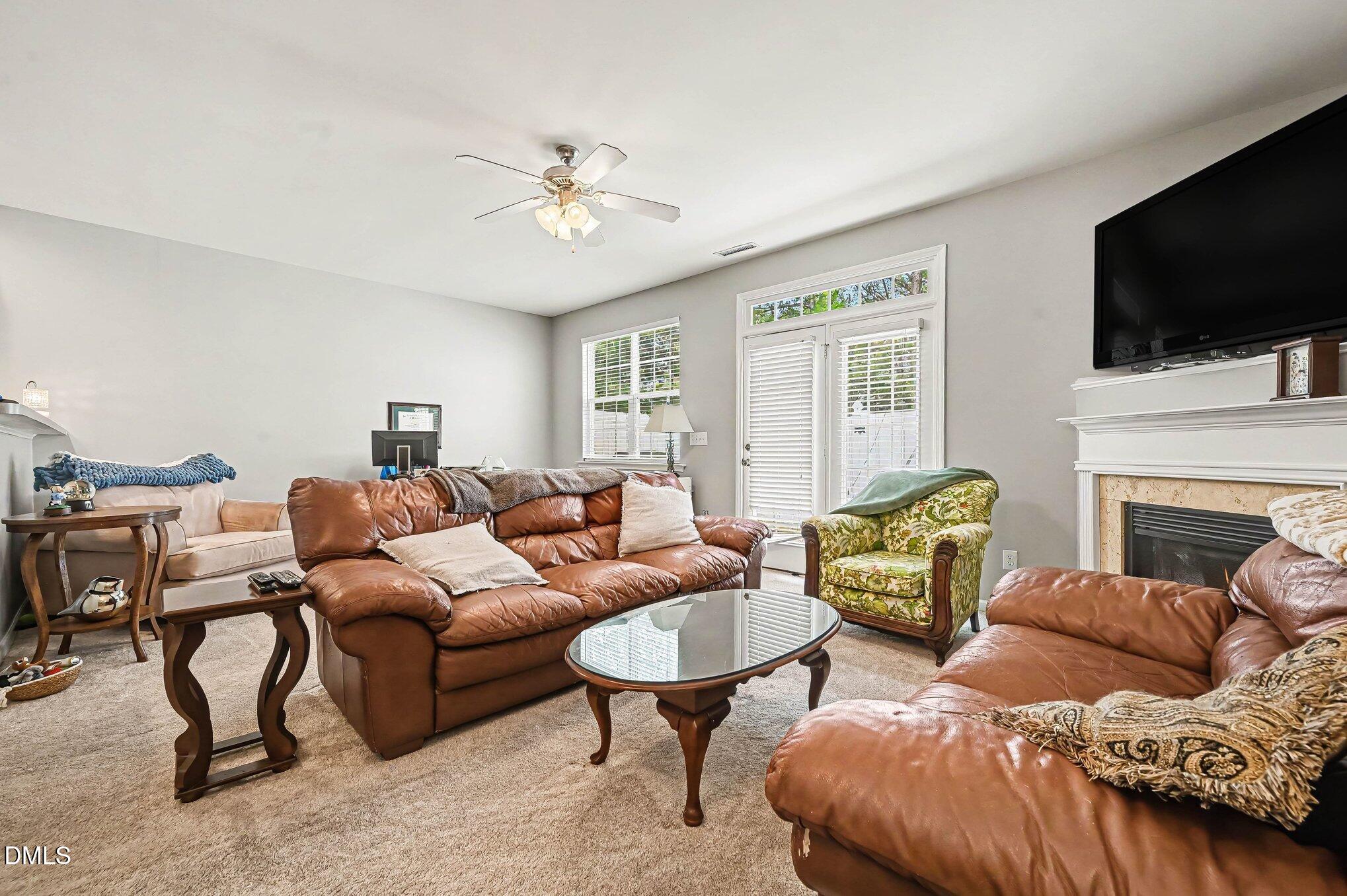 8207 Martello Lane Raleigh, NC 27613 - Photo 9 of 21 005_file_9004