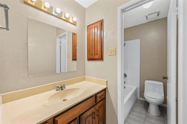 $1,775 | 14800 Enterprise Drive, Unit 22D, Farmers Branch, TX 75234