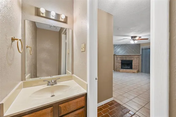 $1,775 | 14800 Enterprise Drive, Unit 22D, Farmers Branch, TX 75234