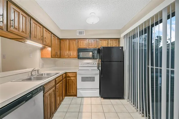 $1,775 | 14800 Enterprise Drive, Unit 22D, Farmers Branch, TX 75234