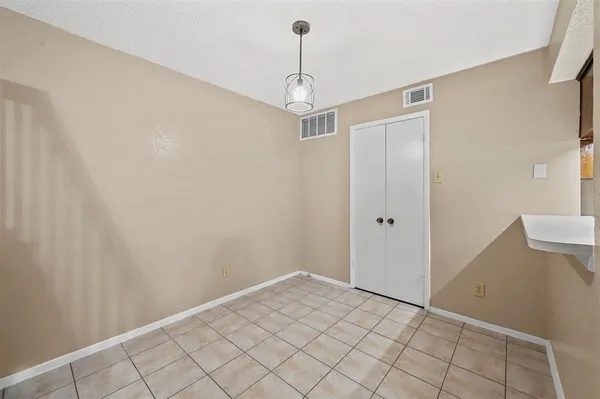$1,775 | 14800 Enterprise Drive, Unit 22D, Farmers Branch, TX 75234