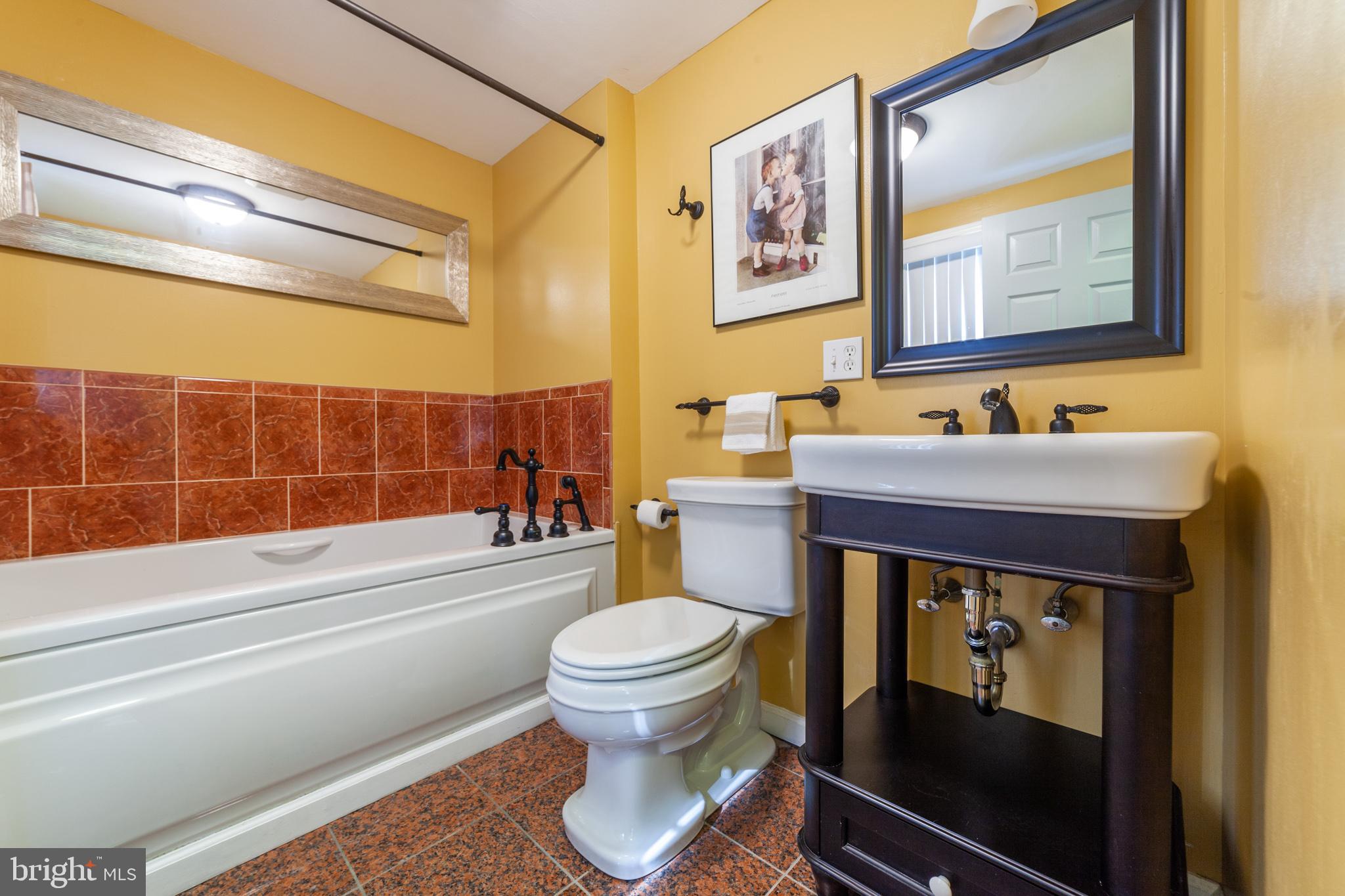 5 Green Valley Road Wallingford, PA 19086 - Photo 13 of 24 Full Bath
