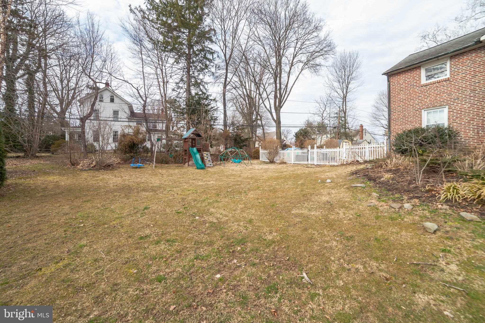 5 Green Valley Road Wallingford, PA 19086 - Photo 24 of 24 Exterior Rear with Large level lot