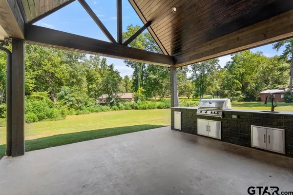 $700,000 | 10725 Red Bud Place, Whitehouse, TX 75791