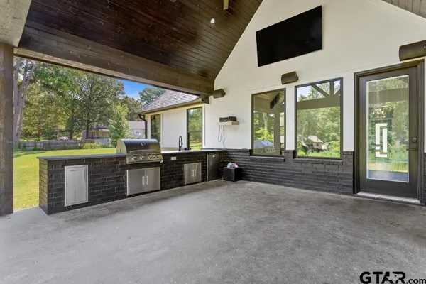 $700,000 | 10725 Red Bud Place, Whitehouse, TX 75791