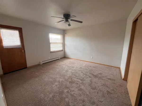 $1,295 | 5500 South Trinthammer Avenue, Cudahy, WI 53110