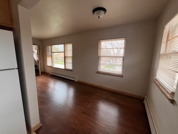 $1,295 | 5500 South Trinthammer Avenue, Cudahy, WI 53110