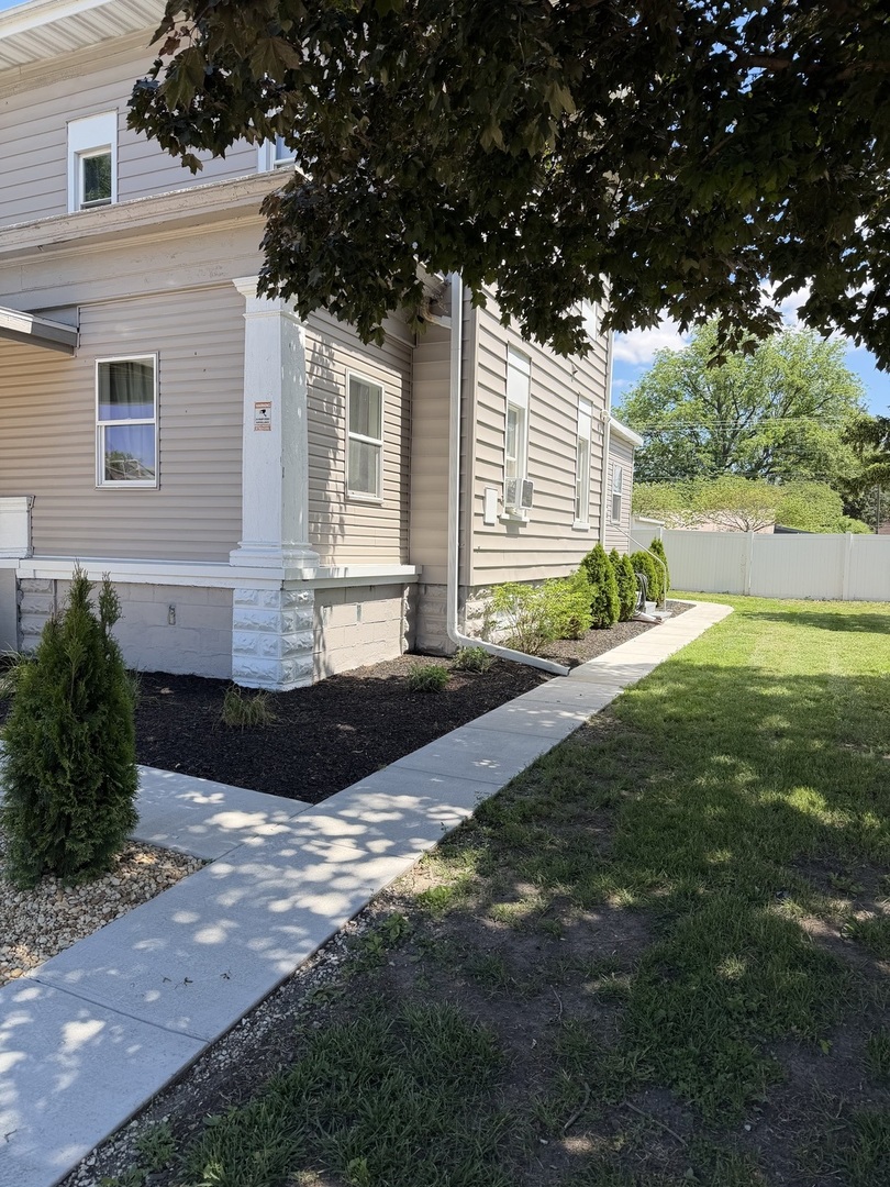 704 Locust Street Sterling, IL 61081 - Photo 14 of 15