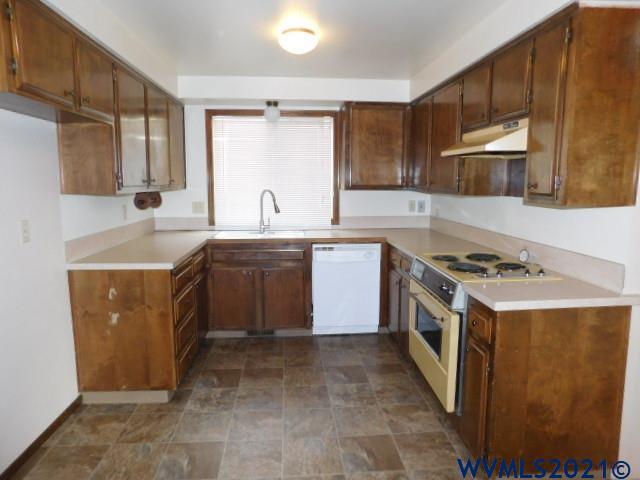 1044 Sharon Loop Southeast Salem, OR 97306 - Photo 12 of 29 Gallery Image 12