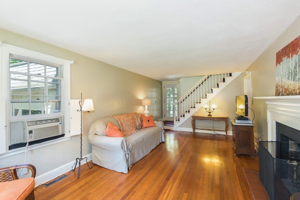 73 Shaker Road Longmeadow, MA 01106 - Photo 5 of 30