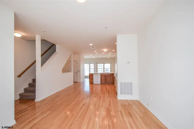 $3,300 | 68 Chelsea Court, Unit 36, Atlantic City, NJ 08401