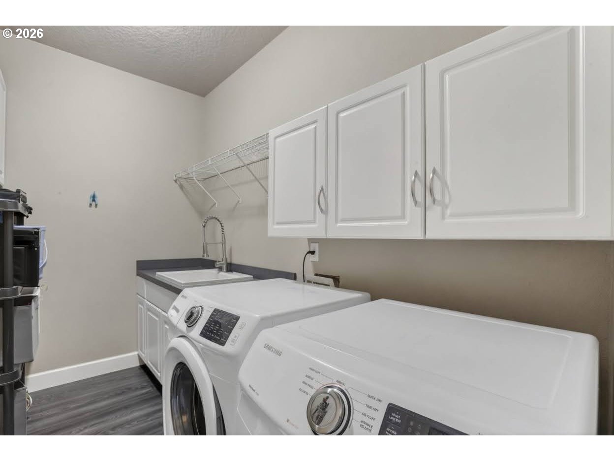 52092 Southeast 9th Street Scappoose, OR 97056 - Photo 13 of 33 Laundry
