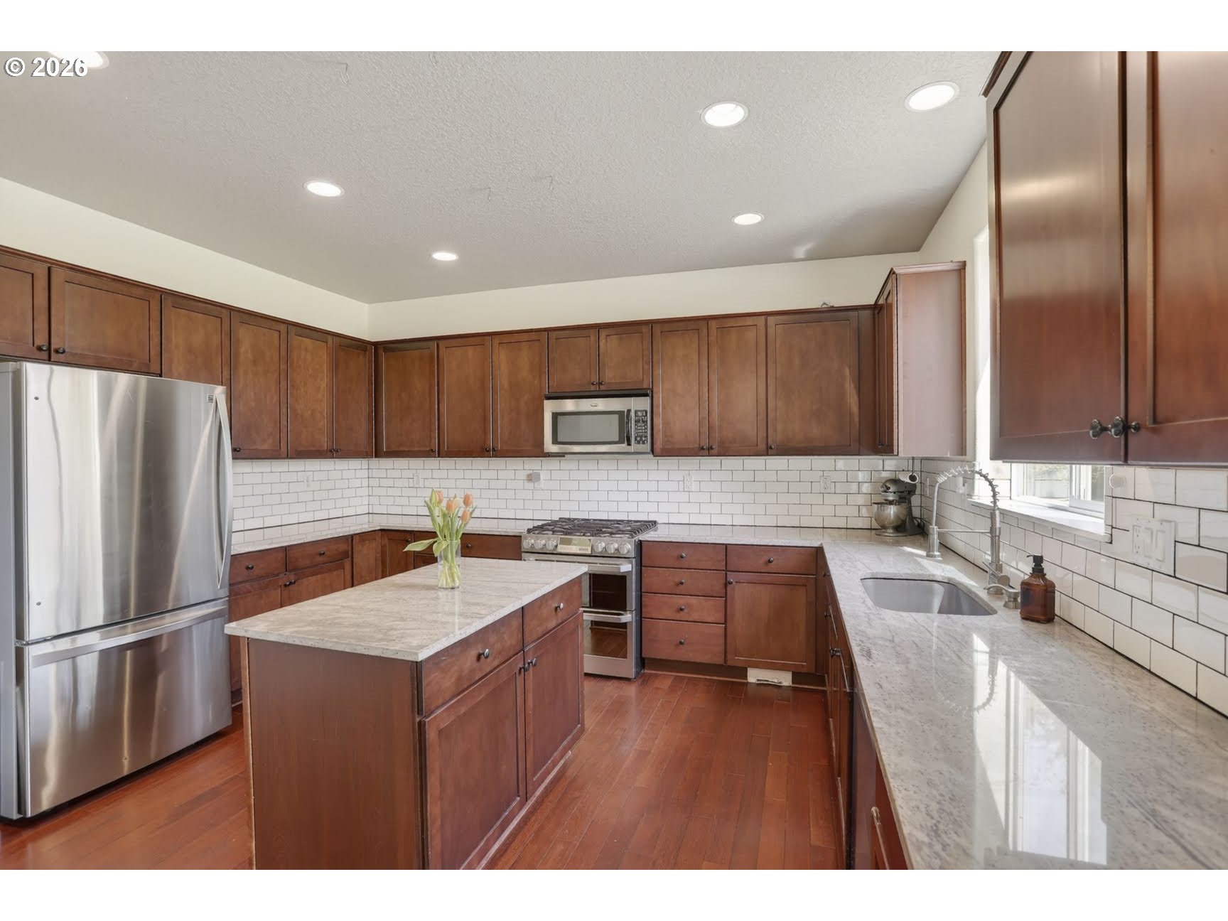 52092 Southeast 9th Street Scappoose, OR 97056 - Photo 10 of 33 Kitchen