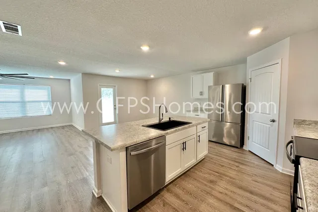 $1,950 | 3582 Sugar Maple Lane, Crestview, FL 32539