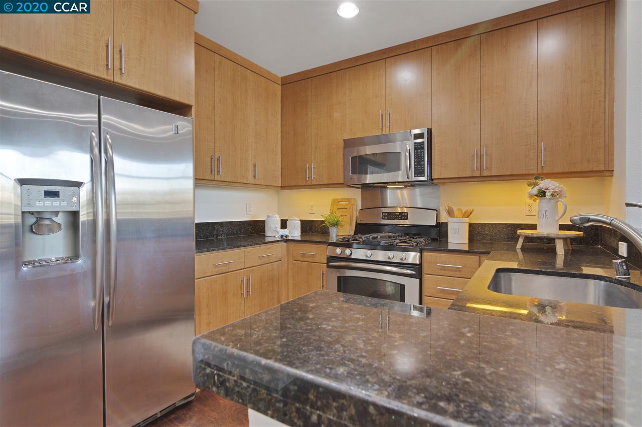 288 3rd Street, Unit 411 Oakland, CA 94607 - Photo 3 of 29