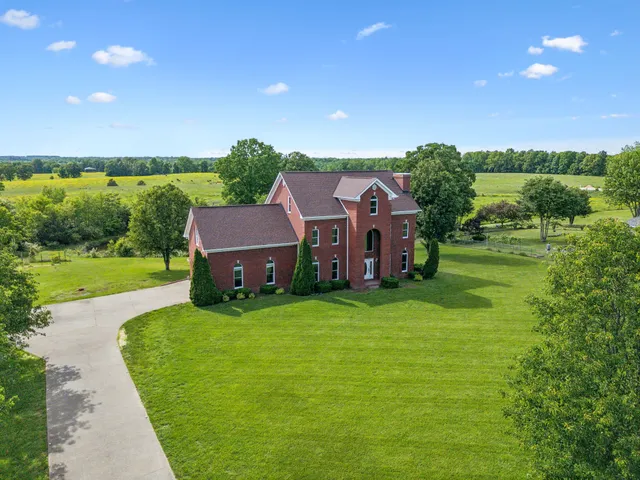 $885,000 | 122 Windcrest Drive, Hohenwald, TN 38462