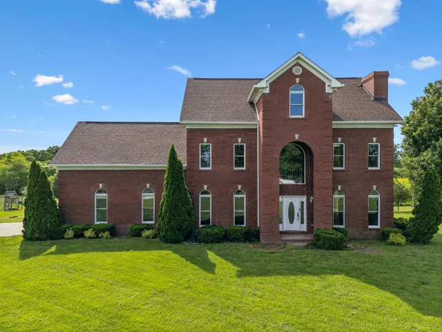 $885,000 | 122 Windcrest Drive, Hohenwald, TN 38462