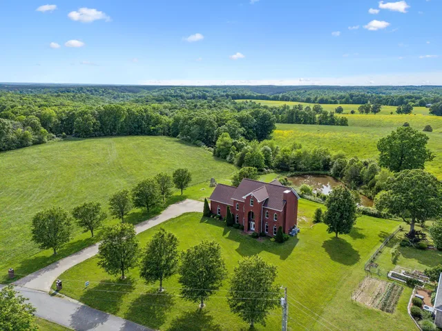 $885,000 | 122 Windcrest Drive, Hohenwald, TN 38462
