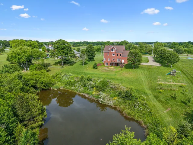 $885,000 | 122 Windcrest Drive, Hohenwald, TN 38462