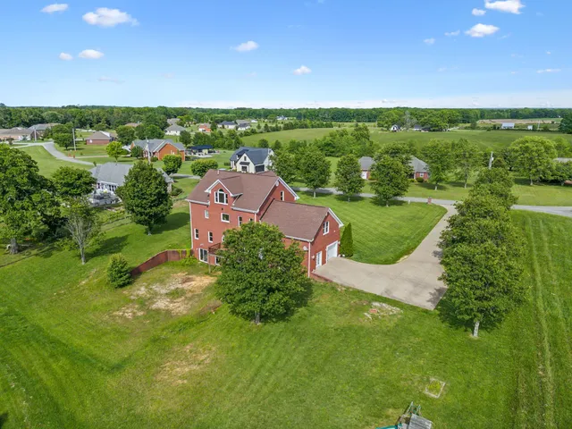 $885,000 | 122 Windcrest Drive, Hohenwald, TN 38462