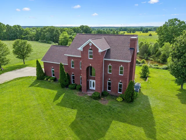 $885,000 | 122 Windcrest Drive, Hohenwald, TN 38462