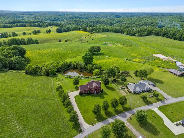$885,000 | 122 Windcrest Drive, Hohenwald, TN 38462