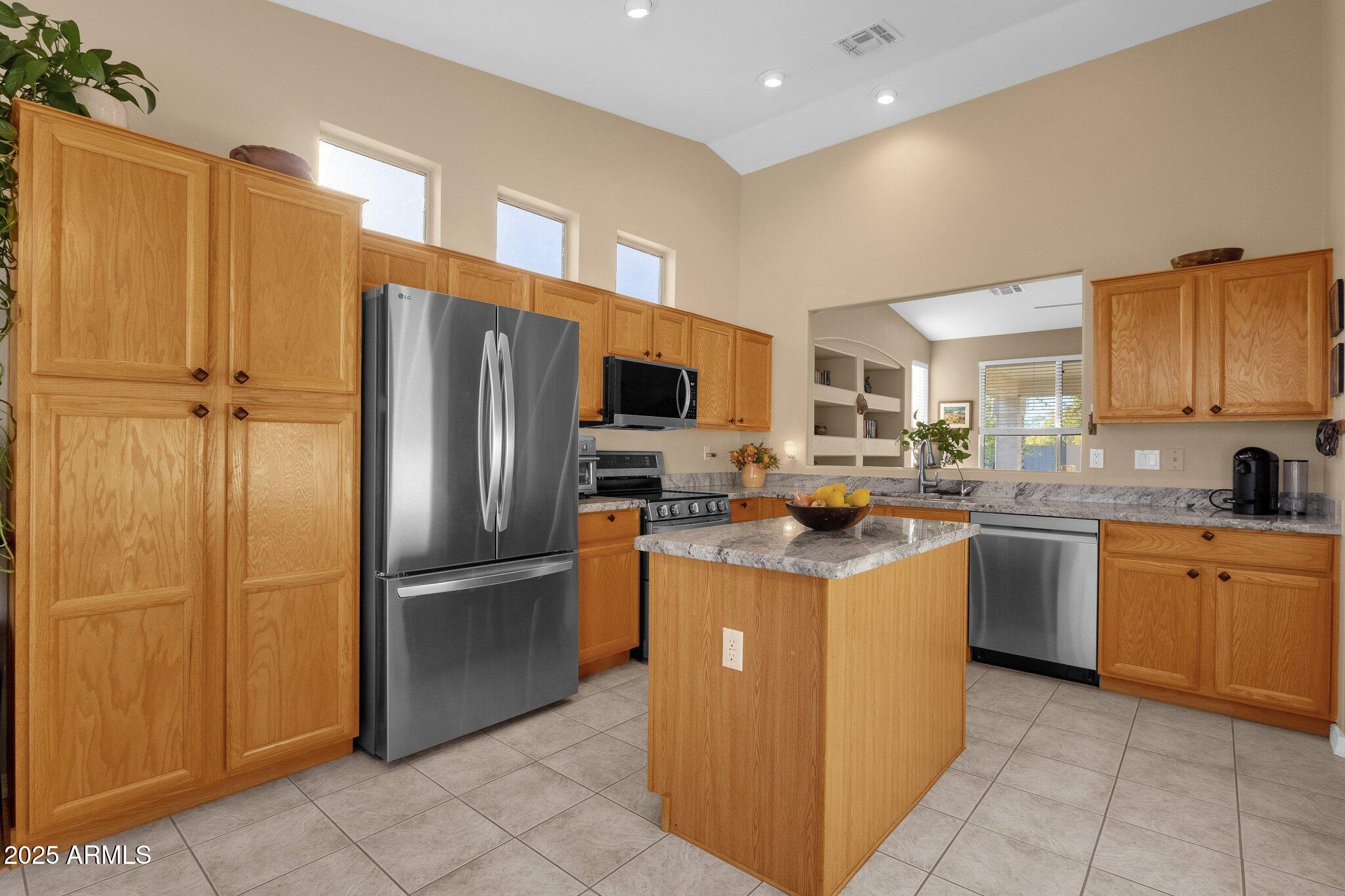 4327 East Walnut Road Gilbert, AZ 85298 - Photo 12 of 27 9-web-or-mls-4327-e-walnut-rd