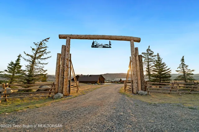 $7,315,000 | 14 Table Top Drive, Dubois, WY 82513