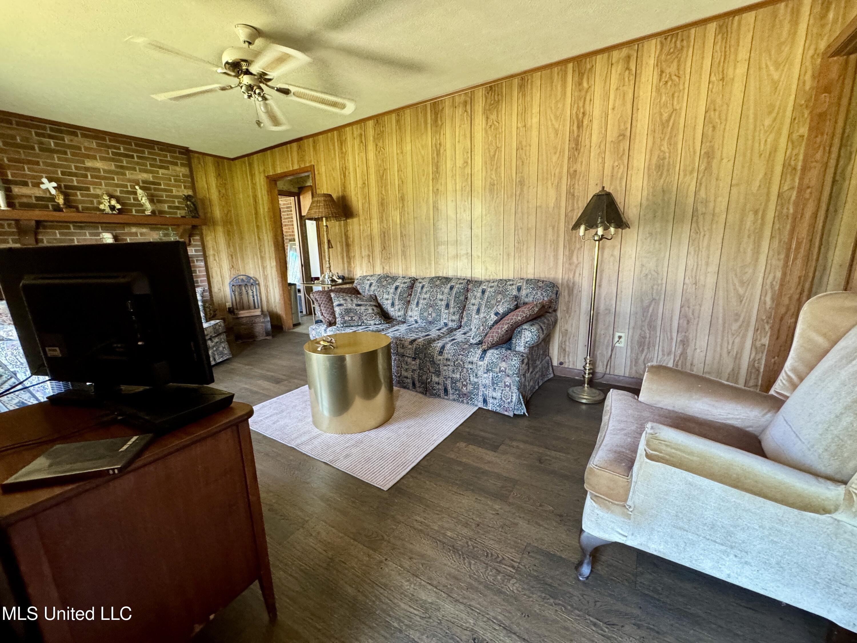 986 Dunn-Ratcliff Road Northwest Brookhaven, MS 39601 - Photo 6 of 21 IMG_5017
